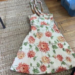 VINTAGE DONNA RICCO NEW YORK,UNIQUE STRAPS.SIZE 10 100% SILK. LINING POLYESTER